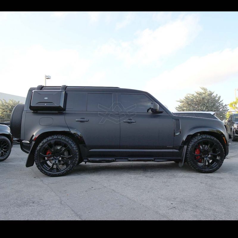 landroverdefendermatteblackcarlosboozeravorzaav4alexvegaauto